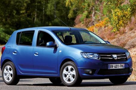 Gde su nestali automobili za 10.000 evra? Pre samo 10 godina mogli smo da biramo 14 novih modela, a sećate li se koliko su koštali Yugo ili “srpski Punto”?