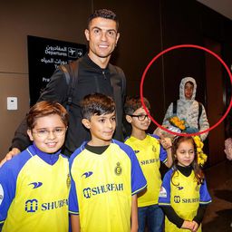 Ronaldo i Georgina blistali na promociji u Al Nasru, a svi gledaju sina koji je izgledao kao da su mu sve lađe potonule /VIDEO/