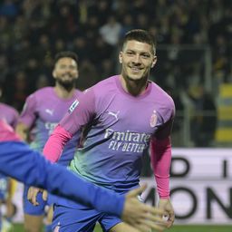 Luka Jović se iskupljuje za crveni karton! Očekuje se da startuje protiv Rena, sledi rasplet u Ligi Evrope