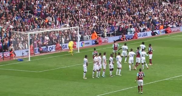 Deset godina od gola koji je prkosio zakonima fizike /VIDEO/