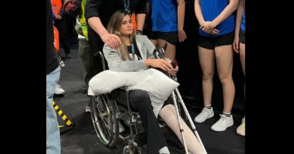 Srpkinja zadivila Turke i svet: U kolicima pravo iz bolnice da bi podržala saigračice /VIDEO/