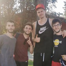 Jokić hit na konjičkoj turneji po Evropi, u Bolonji je navijaču otkrio svoje NBA planove /FOTO/