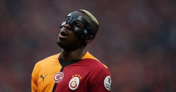 Galatasaraj zabranio Osimenu da igra u drugom poluvremenu na Enfildu