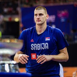 FIBA vidi nešto što i mi želimo: Nikola Jokić sa peharom Evrobasketa!