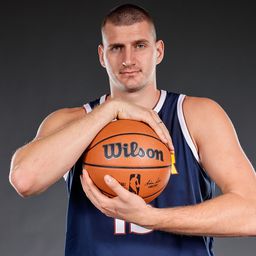 ESPN se ponovo bruka: Jokić nije najbolji igrač NBA lige – evo ko je ispred njega /FOTO/