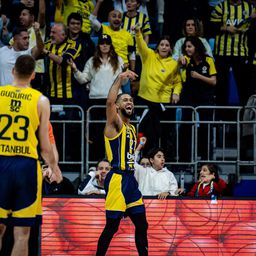 Evroligaški okršaj u finalu Kupa Turske: Fener samleo Bešiktaš uprkos odličnoj partiji Simonovića, Efes bolji od Karšijake