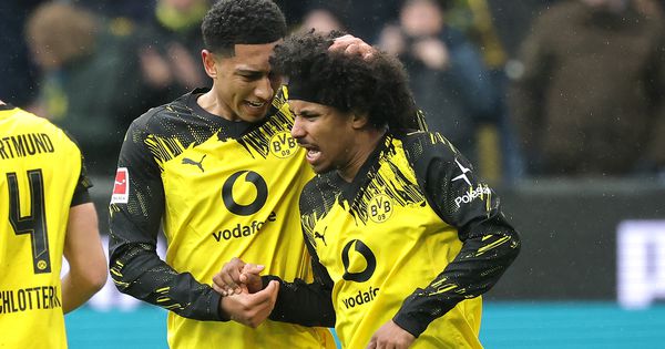 Au, kakva pobeda Dortmunda u derbiju! Navijači "zaspali" na tribinama, a onda je Adejemi upalio alarm /VIDEO/