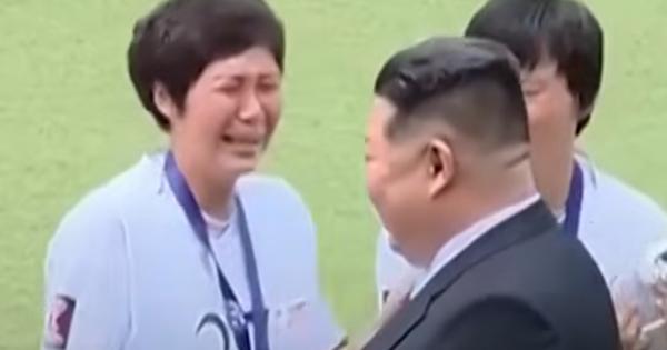 Snimak iz Severne Koreje ceo svet gleda iznova i iznova: Histerija zbog Kim Džong Una, dočekao ih je posle istorijske titule /VIDEO/
