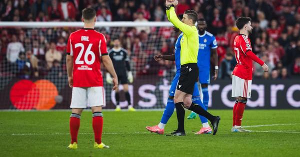 FIFA uvodi radikalno pravilo na Mundijalu: Fudbaleri jednim gestom mogu da prekinu meč!