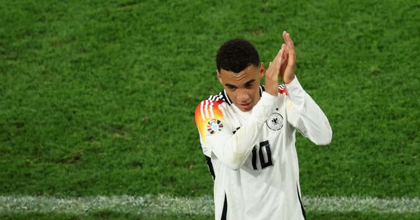 Sjajne vesti za Bajern i Nemačku: Mlada zvezda na terenu četiri meseca od teške povrede