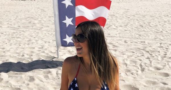 Tanga gaćice kao končić: Klaudija pružila Amerima najvreliju podršku pred osminu finala Mundijala /FOTO/