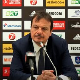 "Neki igrači imaju loš učinak, neki koje vi dobro znate!" Ergin Ataman kiptio od besa nakon novog poraza Panatinaikosa u Evroligi