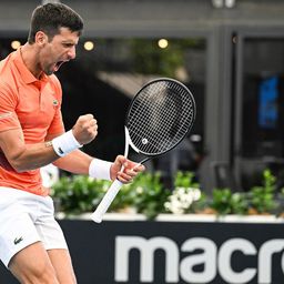 Ne može Novak bez drame i maratona! Mučio ga 64. igrač sveta, pregrmeo je dva taj-brejka za četvrtfinale Adelejda /VIDEO/