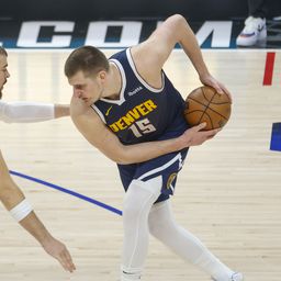 Ništa bez podrške Srba: Jokić imao posebnog navijača u okršaju protiv Klipersa /FOTO/