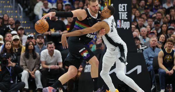 Magija Nikole Jokića: Može da pogodi kad, kako i preko koga hoće, da doda pas kakav god zamisli i da na utakmici nijednom ne pogreši /VIDEO/