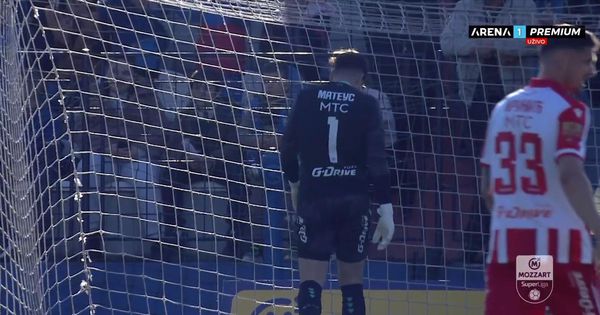 Bizaran autogol Elšnika!