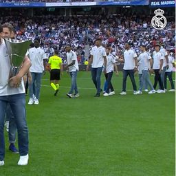 Košarkaši ukrali šou Benzemi na krcatom stadionu: Santijago Bernabeu se poklonio osvajačima Evrolige /VIDEO/