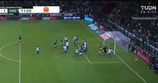 Ne morate Meksikanci, mi ćemo! Ovako je izgledao drugi bizarni autogol Srbije /VIDEO/