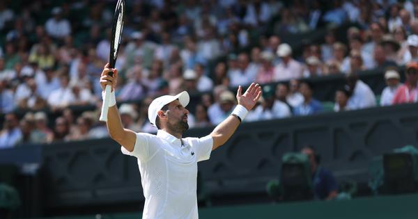 Dok je vodio borbu sa sobom, Đoković pobedio Rusa: Novak je u četvrtfinalu – čisti redom na Vimbldonu! /VIDEO/