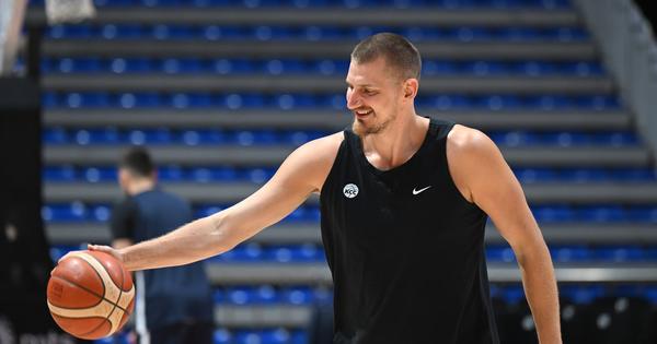 "Orlići su naša perspektiva i budućnost!" Jokić posle 14 godina u Pioniru i pamti ga po promašaju, a sada kao kapiten tu predvodi Srbiju: Mnogo mi znači traka!