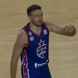 Avramović se već nametnuo kao lider, bivši igrač Partizana ubacio trojku za pobedu CSKA! /VIDEO/