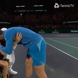 Đoković nije najveći samo zbog onog na terenu: Novak prekinuo intervju zbog uplakanog Dimitrova /VIDEO/