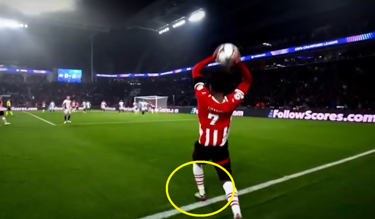 Gol PSV-a nakon asistencije iz auta