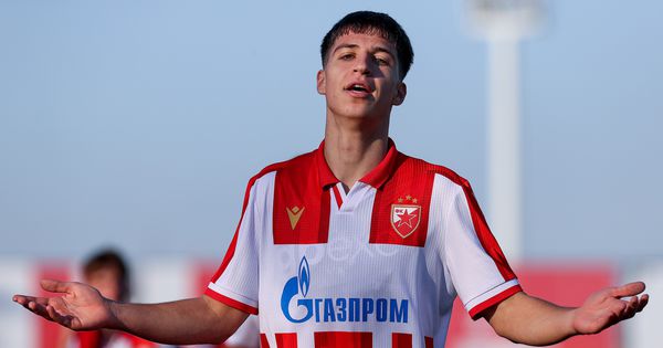 Mladi prvotimac Zvezde se sve više nameće: Rad sa Dejanom Stankovićem privilegija, godi poređenje sa Kostovim, ali ja gradim svoj put!