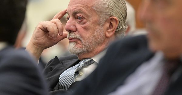 Predsednik Napolija poziva na radikalne poteze posle novog debakla Italije: Naši igrači se uništavaju, ovo me tera na smeh!