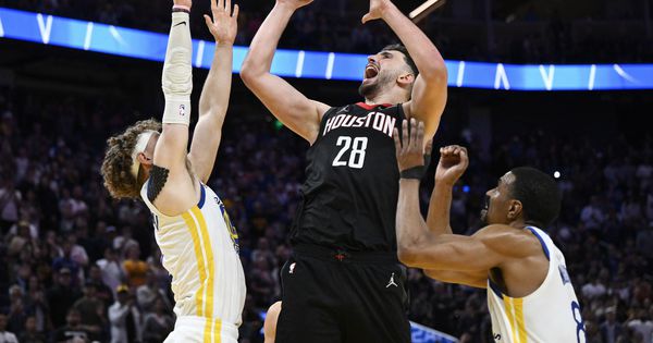 Stef Kari je onaj stari posle 27 mečeva pauze, Šengen mu upropastio povratak! /VIDEO/