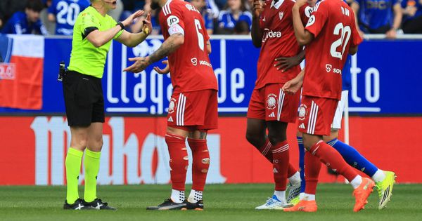 Nasilje zbog loših rezultata kluba u kom igra reprezentativac Srbije: Maskirani navijači Sevilje pretili smrću, intervenisala i policija!