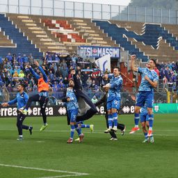 Oni su najlepša priča na "čizmi": Preskočili dva ranga u četiri godine, sada je Komo na korak do Serije A, a svi pričaju o njihovom legendarnom stadionu /FOTO/