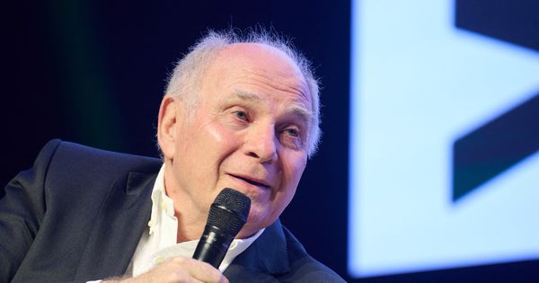 "A smejali su se našem prelaznom roku!" Uli Henes: Ako mene pitate, Kompani ostaje u Bajernu još 5-10 godina