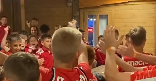 Zvezda pustila karte za Novi Pazar, mališani Olimpijakosa snimili najlepšu najavu /VIDEO/