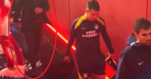 Simeone gazi svetinju Arsenala: Argentinac bacio mrlju na spektakl /VIDEO/