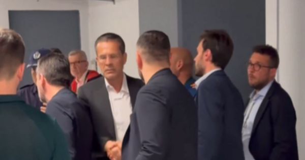 Cirkus u Atini dobio epilog: Martines se rukovao sa trenerima Panatinaikosa! /VIDEO/