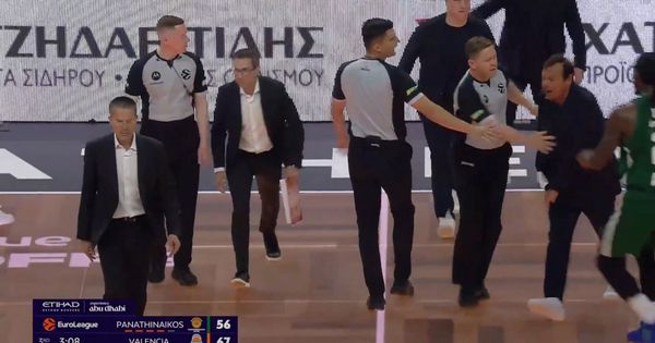 Potpuni haos u Atini! Ataman nasrnuo na Martinesa, Javor isključio trenere – cirkus u ključnoj utakmici /VIDEO/