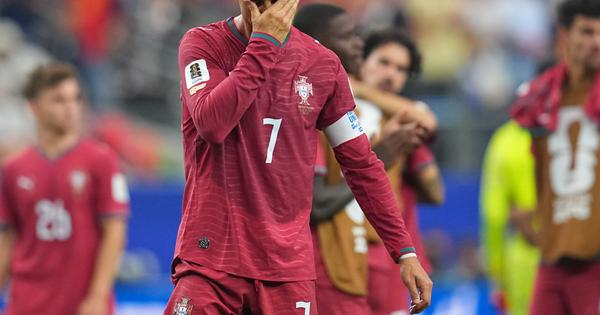 Sportal jutro Mundijal specijal: I bogati plači - Ronaldove suze obišle planetu! Kao otac i sin - zagrljaj s Jamalom na kraju jedne i početku druge ere fudbala /VIDEO/