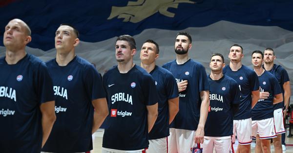 Orlovi kao jedan, zagrmelo "Bože pravde"u Pioniru!