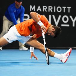 Možda nije Brus Vilis, ali je Đoković svakako NESALOMIV! Novak je i povređen noćna mora za Medvedeva, zavijene noge u finale Adelejda