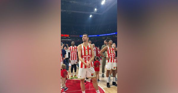 Ovo skoro nismo videli: Košarkaši Crvene zvezde ušli među navijače na tribini, a onda je nastao spektakl!