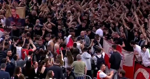 Ludilo nakon poslednje Zvezdine utakmice u Areni: Igrači slavili sa navijačima, svi bili u transu! /VIDEO/