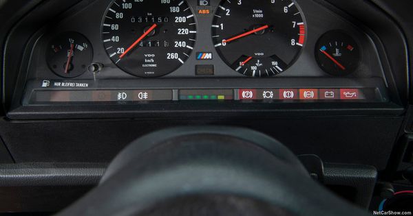 Ovo niste znali: Automobil vas namerno vara! Evo zašto brzinomer uvek pokazuje više i koja je stvarna brzina kojom vozite