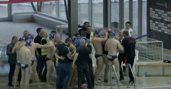 Šabac - Novi Beograd na ivici incidenta! Frka pored bazena, sve "proključalo" zbog kontroverze sudija /VIDEO/