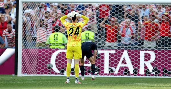 Najveći kiks turnira obeležio dan u kom se oprostio Ronaldo, a domaćin shvatio šta je to fudbal /VIDEO/
