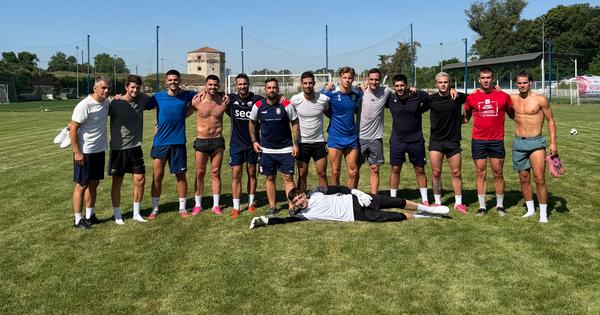 "Skupa" slika: As Liverpula u društvu srpskih fudbalera vredno trenira u Beogradu /VIDEO/