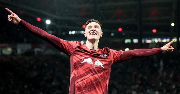 "Ti si, brate, novi Švarceneger!" U Mančester junajtedu se svi prepali kada su videli bicepse Slovenca: Šeško je Konan! /FOTO/