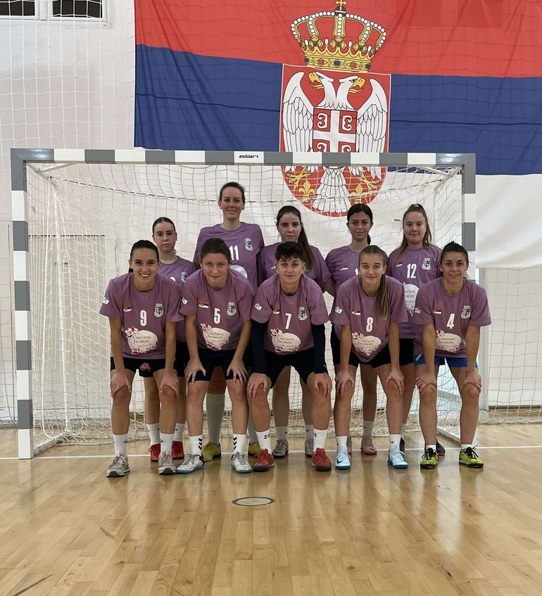 Futsal je ponovo u modi, a domaći zadatak dolazi iz Barajeva: Solunac napravio i ženski tim za ekspanziju sporta