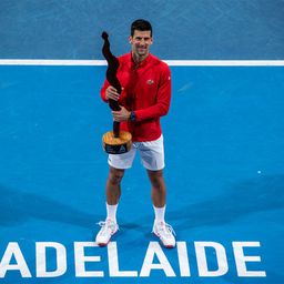 Novak Đoković podigao NAJČUDNIJI TROFEJ u istoriji tenisa: Iza svega stoji nesvakidašnja priča /VIDEO/