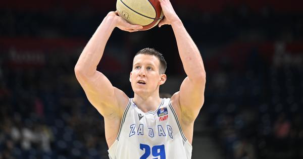 Bivši MVP ABA lige podelio Hitlerovu knjigu, pa hitno sve obrisao!
